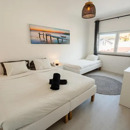 Peniche Surf Lodge 2-3