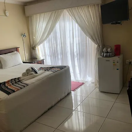 Kamogelo Guest House-3