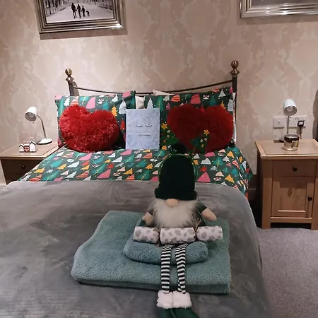 Ponderosa B&B With Free Onsite Parking And Breakfast Included-3