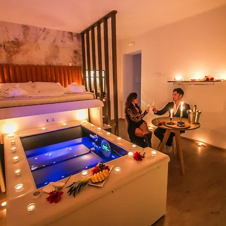 Alma Suites - Jacuzzi Livorno-2