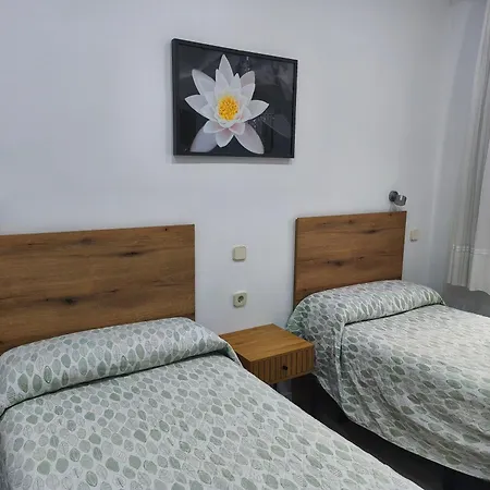 Hostal Angelines-2
