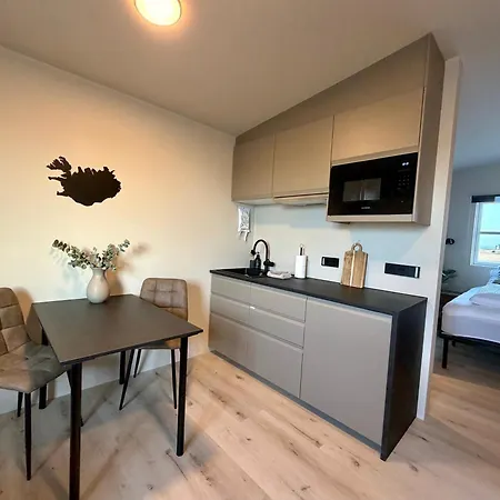Garthur Apartments-3