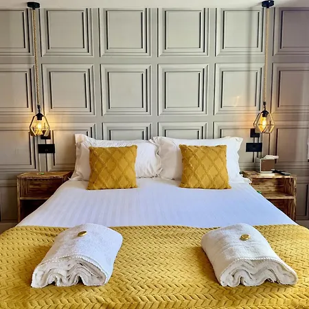 The Crescent Guest House-3