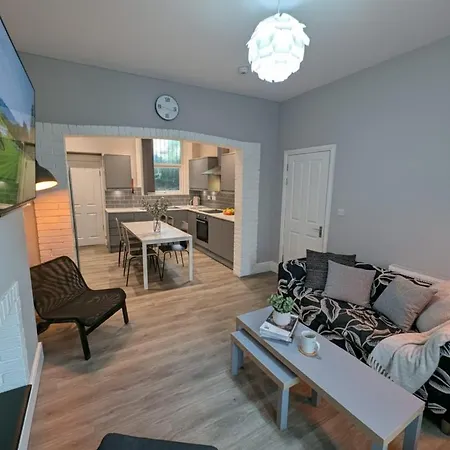 Summerhill Sunderland Business Stay 6 Private Ensuite Rooms-2
