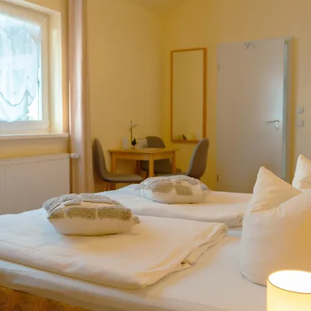 Hotel-Pension Lender-2