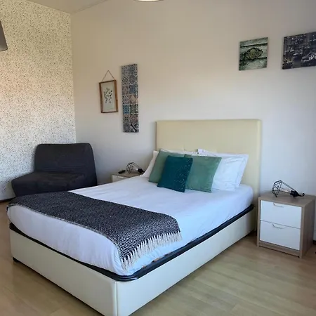 Oporto Trindade Residence-3