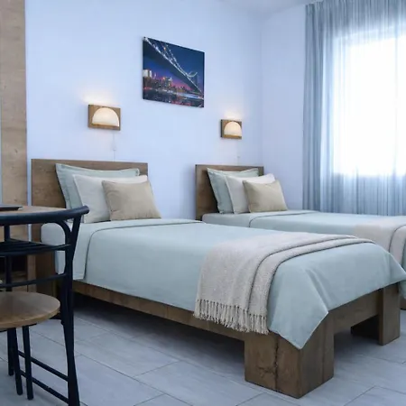 Hotel Road Rooms-3