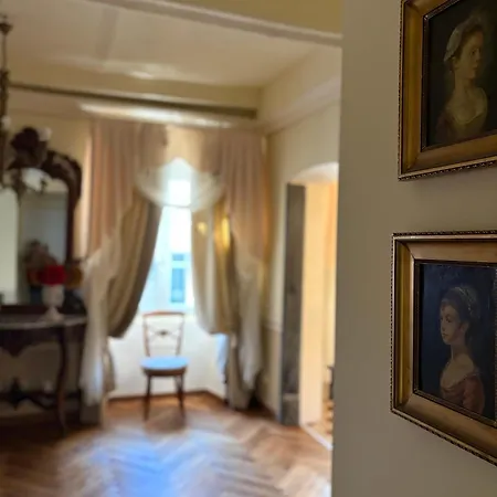 Palazzo Lari Sarzana-2