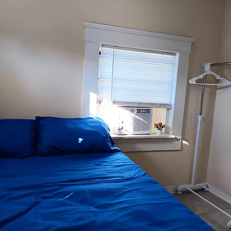 Hostel Tampa, 15 Minutes To Airport, Near Ybor City, Downtown, Self Check-In-2