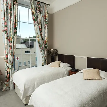 Harveys Guest House-3