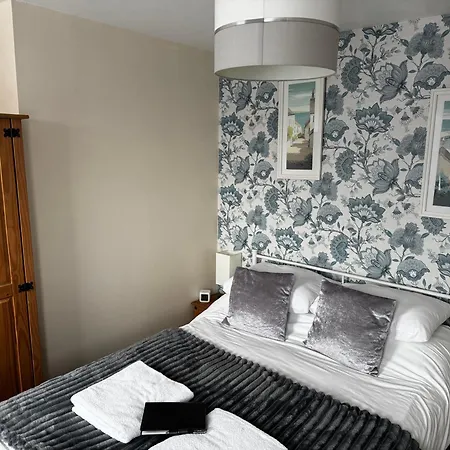 Willows Guest House-2
