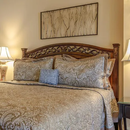 Mira Monte Inn & Suites-2
