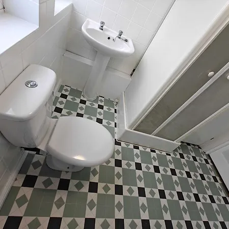 Ricky Road Guest House-2