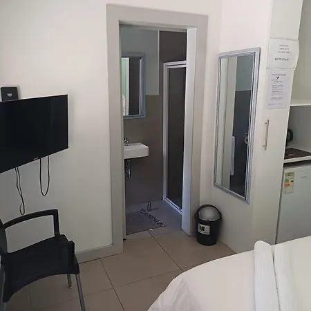 Triple9 Hatfield Guesthouse-2