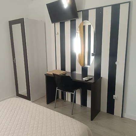 Hostal Fuente del Pino-3