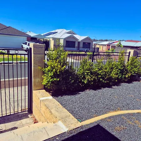 Dalyellup Guest House- Walk To Shops, Near Beach & Bunbury-3