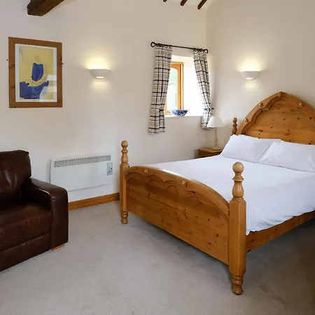 Church Farm Lodge-2