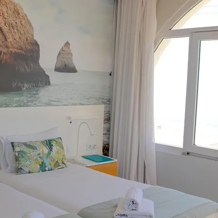 Golden Beach Guest House & Rooftop Bar-3