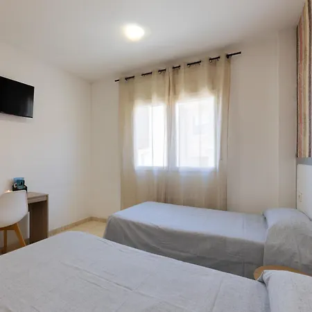 Hostal 82-3