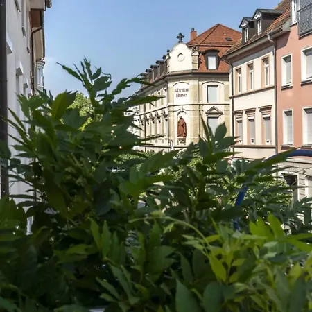 Apartments Im Cafe Einstein-2