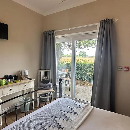 Accommodation Bristol Airport-2