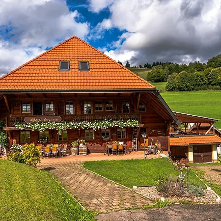 Gästehaus Holzer Kreuz- Gästezimmer Margerite für 2 Personen inkl Landfrühstück-2