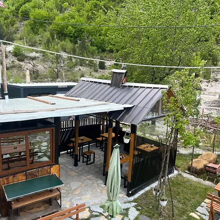 Guesthouse Kujtimi-3