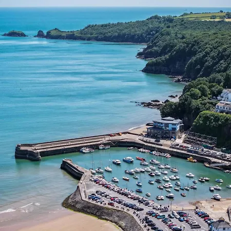 Rainbow Leap - 5 Bed Holiday Home - Saundersfoot-2