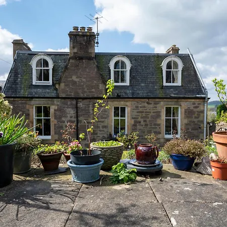 Leven House Bed And Breakfast-3