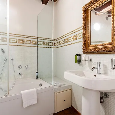 Truly Verona - Delle Erbe suites-2