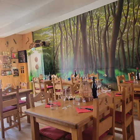 Le sapin rouge - Restaurant - bar - chambres d'hôtes-3