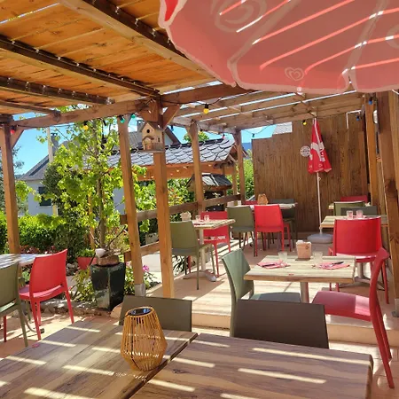 Le sapin rouge - Restaurant - bar - chambres d'hôtes-2