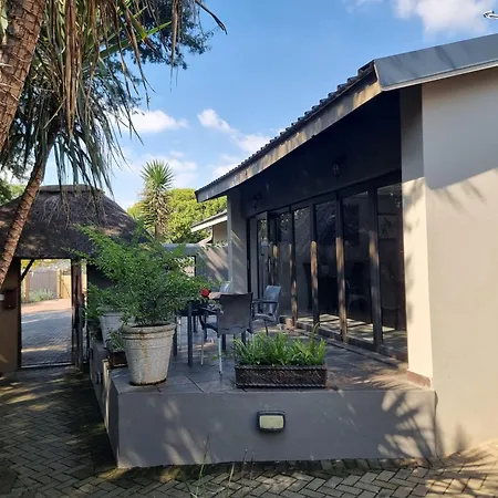 Aerotropolis Guest Lodge-3