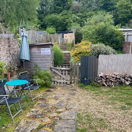 Bridport Garden Suite-3