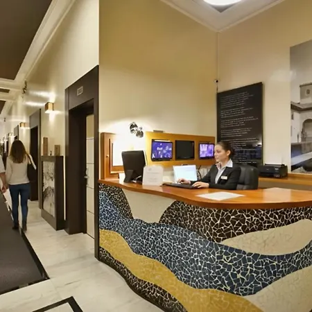Alhambra Suites-3