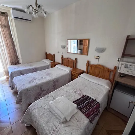 Hostal Fuentesol-3