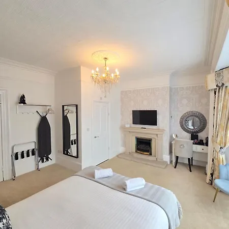Beaufort Lodge - Central Location & Free Parking-2