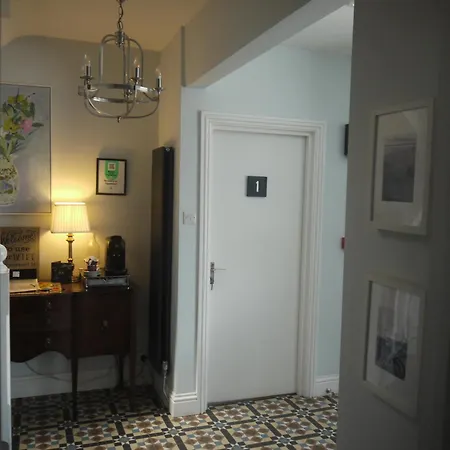 Skyline Guesthouse Newquay-2