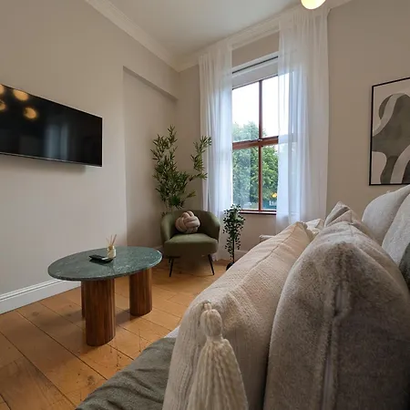 Crawford House - Scholarlee Living Apartments-2