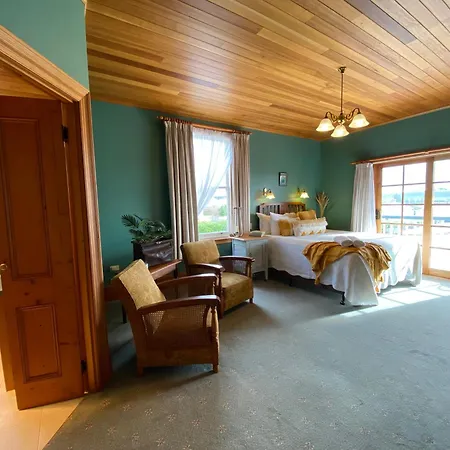 Hanlon Guest House-3