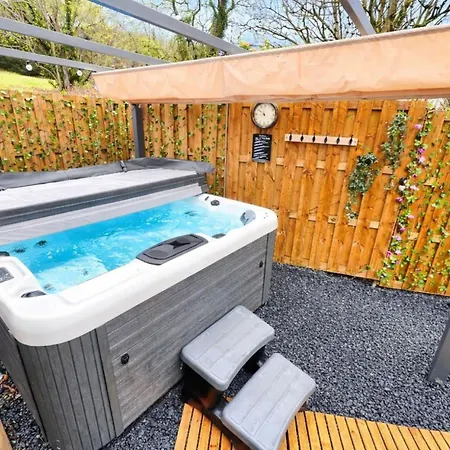 Dolgun Uchaf Historic B&B And Cottages With Boutique Bedrooms In The Heart Of Snowdonia-3