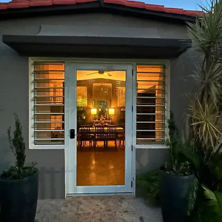 Isla Verde By The Beach Guest House-3