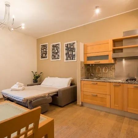 Trinitadeimonti Guest House-3