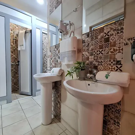 Step To Kotor Bay Guesthouse-2