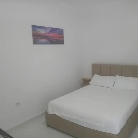Taku Rooms Vlora 2-3