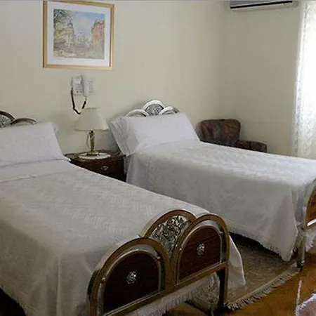 Hostal Delfina-3