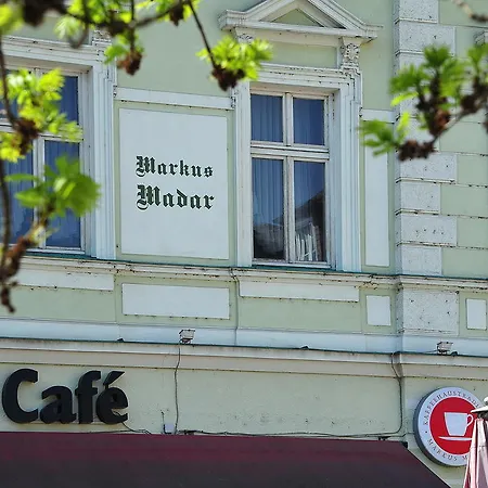 Madar Cafe Central Melk-2
