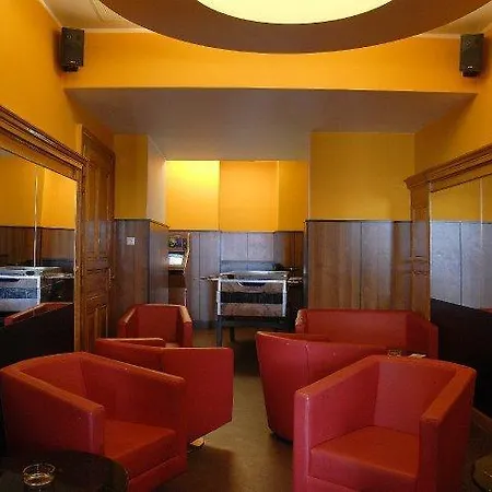 Madar Cafe Central Melk-3