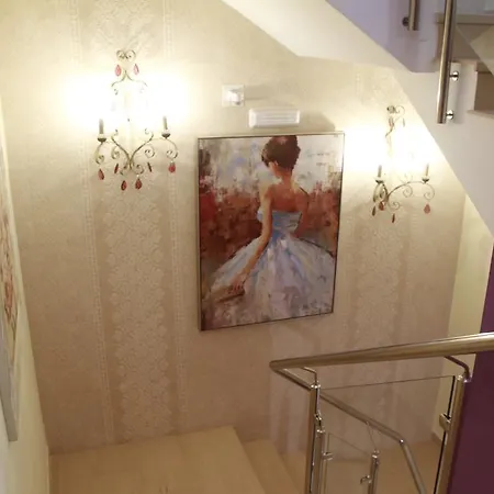 Hostal Flor De Lis- Lojo-3