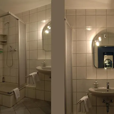 Hotel zwei&vierzig-3